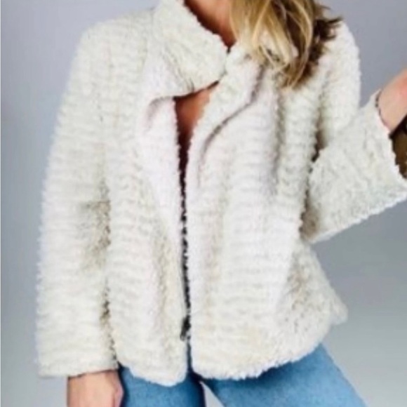 Patagonia Jackets & Blazers - PATAGONIA l Ivory Pelage Fleece Minimilist Mountain Winter Teddybear Jacket S